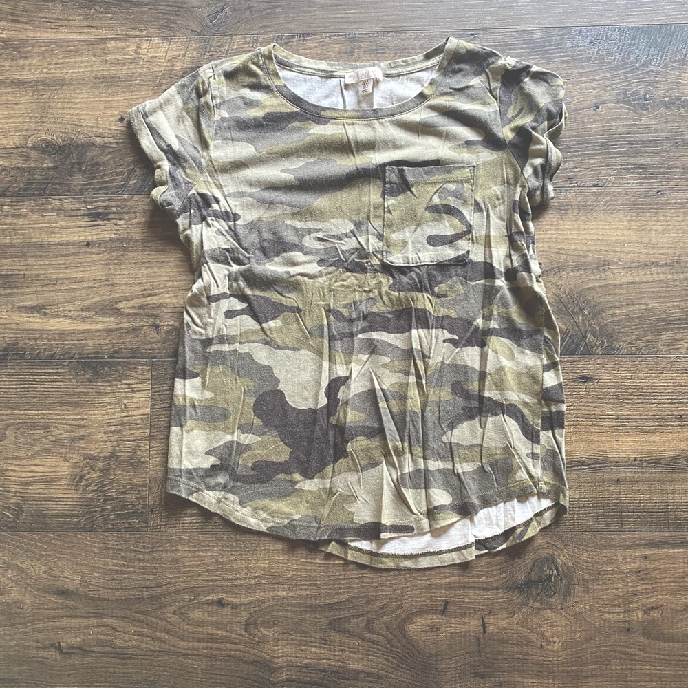 Camo tee with pocket